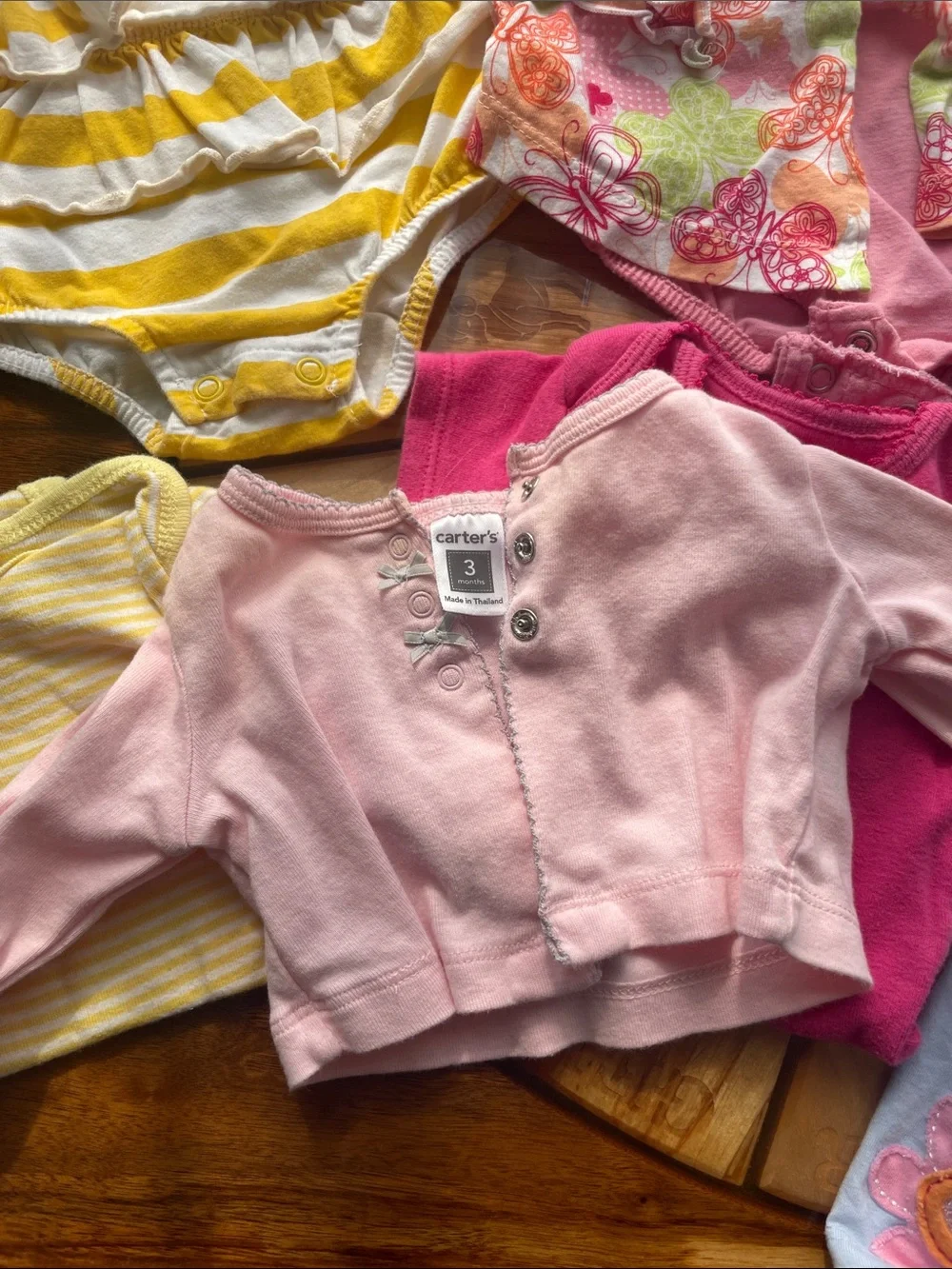9 piece lot of spring / summer clothes for 0 - 3 month old baby girl